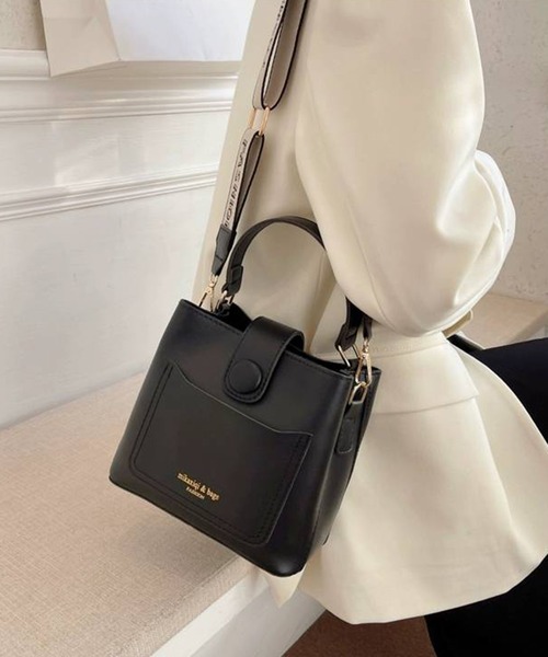 セール】ロゴショルダーベルト スクエアショルダーBAG