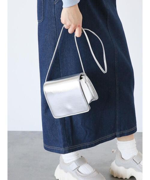 ehka sopo(エヘカソポ)の「メタリックミニショルダーバッグ(ハンドバッグ・レディース・ブラック/ブルー/シルバー・F)」の5枚目の写真