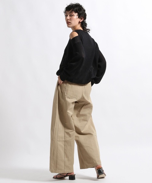 STERNBERG(スタンバーグ)の「STERNBERG/ショルダースリットニットプルオーバー/987681(ニット/セーター・レディース・ブラック/モカ・MEDIUM/LARGE)」の10枚目の写真