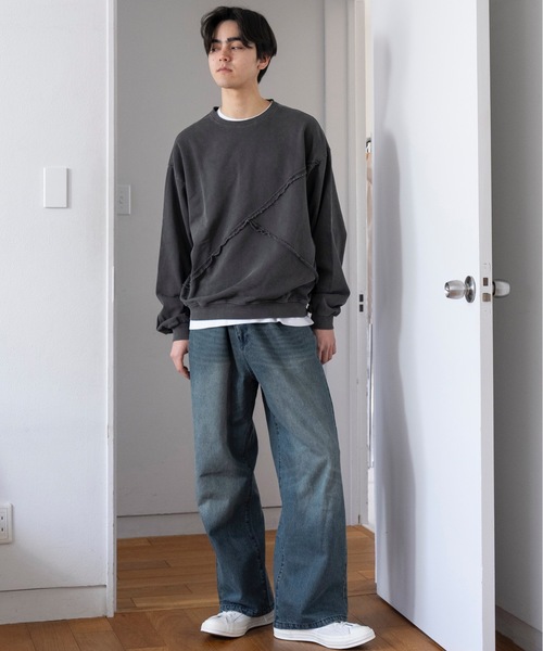 COLIN(コリン)の「COLIN:SWITCHING PANEL CUT OFF PIGMENTDYED C/N SWEAT / 切り替えピグメント クルーネック スウェット(スウェット・メンズ・チャコールグレー/ブラック・M/L)」の4枚目の写真