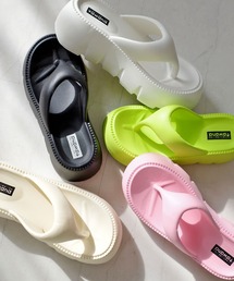 AmiAmi（アミアミ）の「軽量厚底！トングプラットフォームサンダル /ビーチサンダル（サンダル）」