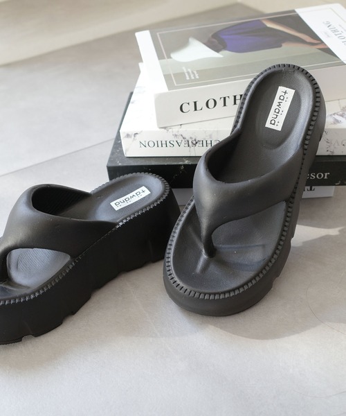 AmiAmi（アミアミ）の「軽量厚底！トングプラットフォームサンダル /ビーチサンダル（サンダル・レディース・ピンク/グリーン/アイボリー/ホワイト/ブラック・36-37/38-39/40-41）」の8枚目の写真