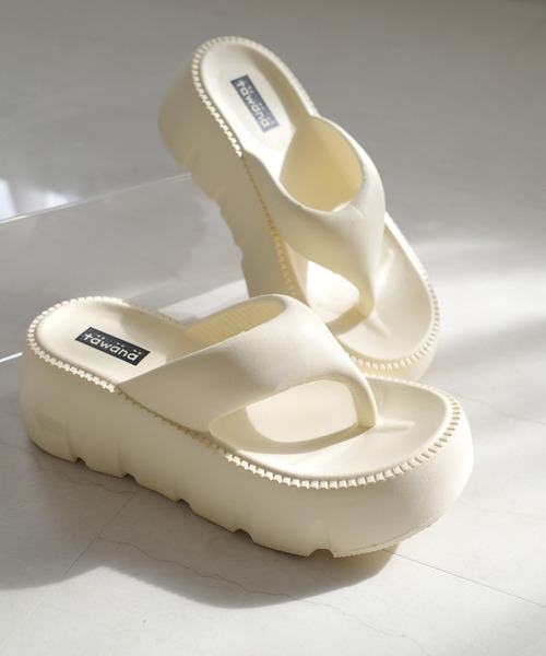 AmiAmi（アミアミ）の「軽量厚底！トングプラットフォームサンダル /ビーチサンダル（サンダル・レディース・ピンク/グリーン/アイボリー/ホワイト/ブラック・36-37/38-39/40-41）」の11枚目の写真