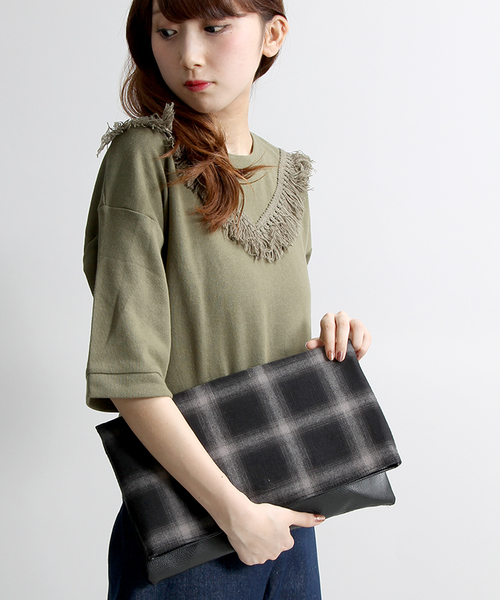 WEGO（ウィゴー）の「WEGO/オンブレクラッチバッグ（クラッチバッグ・メンズ・レッド系その他/グレー系その他・FREE）」の2枚目の写真