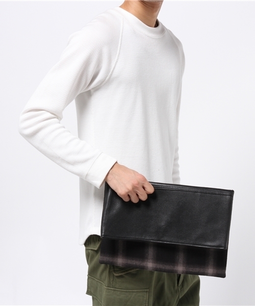 WEGO（ウィゴー）の「WEGO/オンブレクラッチバッグ（クラッチバッグ・メンズ・レッド系その他/グレー系その他・FREE）」の3枚目の写真