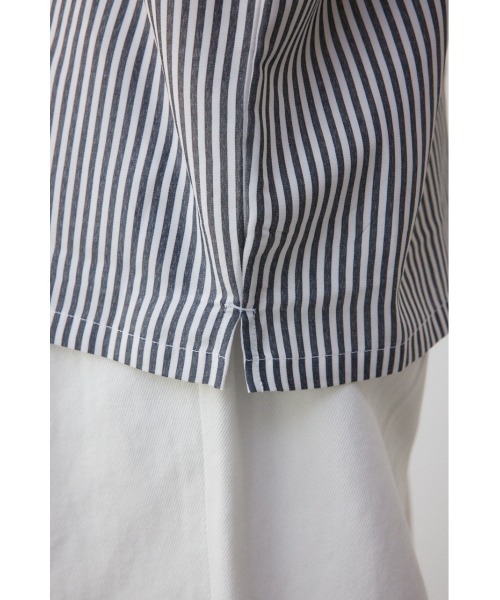 AZUL by moussy(アズールバイマウジー)の「スイッチングバイカラートップス(Tシャツ/カットソー・メンズ・ブラック系その他2/ベージュ系その他/ブラック系その他・FREE)」の4枚目の写真