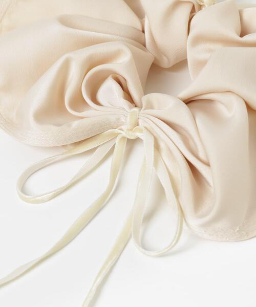 SMELLY(スメリー)の「ドローコードボリュームシュシュ(シュシュ・レディース・アイボリー/ブラック・-)」の3枚目の写真