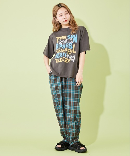 CUBE SUGAR(キューブシュガー)の「ロゴプリントTシャツ(Tシャツ/カットソー・レディース・オレンジ/スミクロ/マルチ/オートミール・M)」の17枚目の写真
