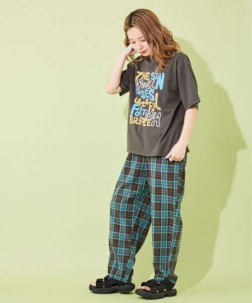 CUBE SUGAR(キューブシュガー)の「ロゴプリントTシャツ(Tシャツ/カットソー・レディース・オレンジ/スミクロ/マルチ/オートミール・M)」の18枚目の写真