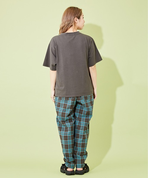 CUBE SUGAR(キューブシュガー)の「ロゴプリントTシャツ(Tシャツ/カットソー・レディース・オレンジ/スミクロ/マルチ/オートミール・M)」の19枚目の写真