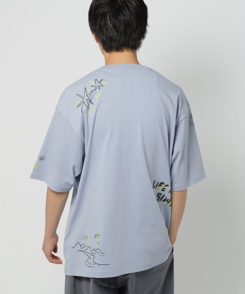 niko and...(ニコアンド)の「ランダムラクガキプリントTシャツ(Tシャツ/カットソー・メンズ・オフホワイト/ブラック/ブルー・MEDIUM/LARGE)」の16枚目の写真