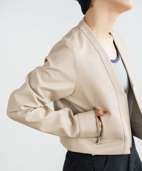 Spick & Span（スピックアンドスパン）の「フェイクレザージップブルゾン（ライダースジャケット・レディース・ブラウン/ベージュ・FREE）」の17枚目の写真
