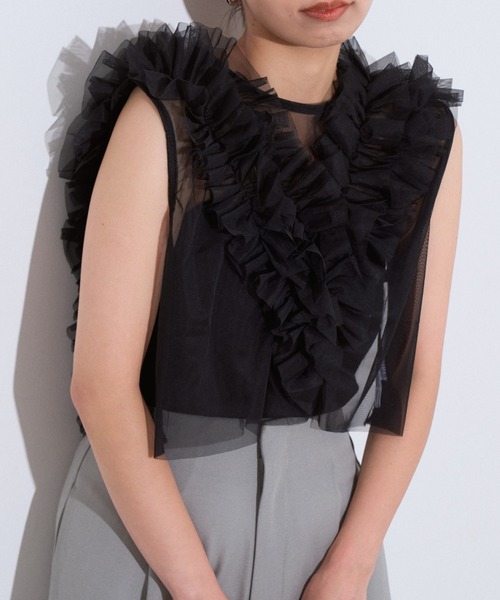 Eclat one（エクラワン）の「シアー フリル クロップド ベスト（ベスト・レディース・アイボリー/ブラック/グレー/グレイッシュベージュ・FREE）」の13枚目の写真