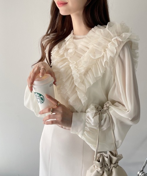 Eclat one（エクラワン）の「シアー フリル クロップド ベスト（ベスト・レディース・アイボリー/ブラック/グレー/グレイッシュベージュ・FREE）」の6枚目の写真