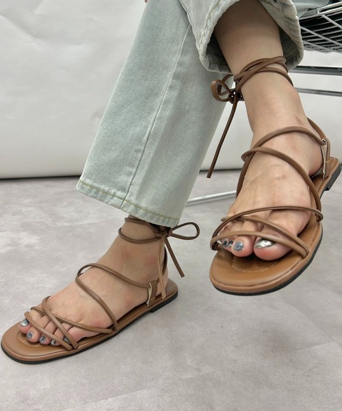 mebole(メボレ)の「レースアップフラットサンダル(サンダル・レディース・ブラック/ブラウン/ホワイト・MEDIUM/SMALL/LARGE)」の10枚目の写真