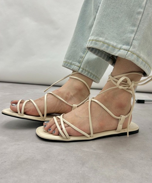 mebole(メボレ)の「レースアップフラットサンダル(サンダル・レディース・ブラック/ブラウン/ホワイト・MEDIUM/SMALL/LARGE)」の12枚目の写真