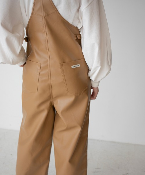 RUBY AND YOU（ルビーアンドユー）の「センタープリーツサロペット（サロペット/オーバーオール・レディース・ベージュ・FREE）」の4枚目の写真