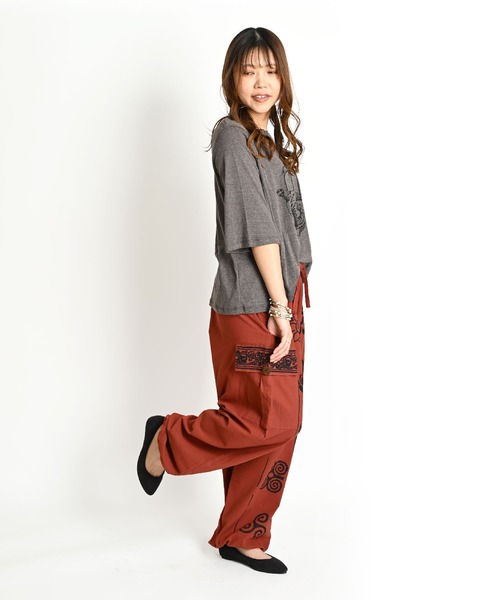 MARAI（マーライ）の「エスニックプリント柄 ウエストゴム コットンサルエルパンツ バルーンパンツ（その他パンツ・レディース・ブラック/レッド/カーキ/ライトブラウン・FREE）」の21枚目の写真