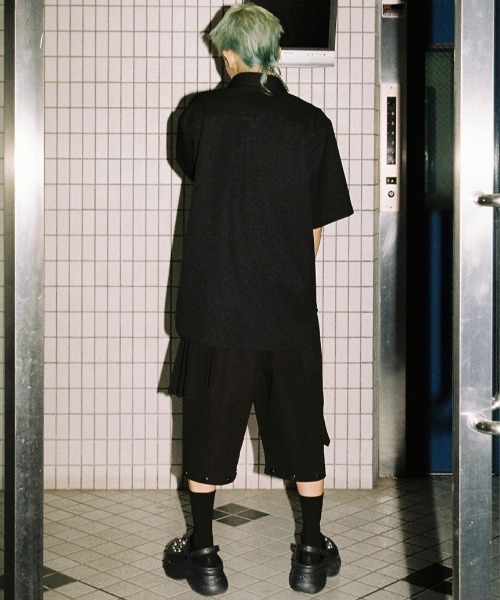 ESC STUDIO(イーエスシースタジオ)の「韓国ブランド ESC STUDIO イーエスシースタジオ skirt layered snap pants スカートレイヤードスナップパンツ レイヤードパンツ カモ柄パンツ カモフラージュ スナップボタンハーフパンツ フルレングスパンツ 2wayパンツ 韓国ファッション 韓国ストリート ストリートファッション(カーゴパンツ・メンズ・グリーン系カモフラージュ/ブラック・M)」の17枚目の写真