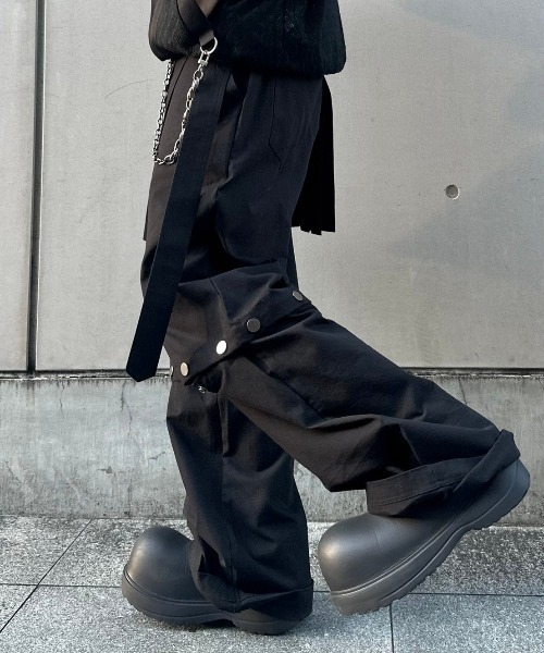 ESC STUDIO(イーエスシースタジオ)の「韓国ブランド ESC STUDIO イーエスシースタジオ skirt layered snap pants スカートレイヤードスナップパンツ レイヤードパンツ カモ柄パンツ カモフラージュ スナップボタンハーフパンツ フルレングスパンツ 2wayパンツ 韓国ファッション 韓国ストリート ストリートファッション(カーゴパンツ・メンズ・グリーン系カモフラージュ/ブラック・M)」の10枚目の写真