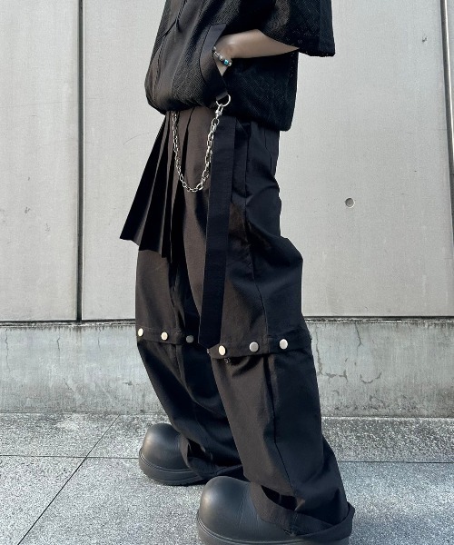 ESC STUDIO(イーエスシースタジオ)の「韓国ブランド ESC STUDIO イーエスシースタジオ skirt layered snap pants スカートレイヤードスナップパンツ レイヤードパンツ カモ柄パンツ カモフラージュ スナップボタンハーフパンツ フルレングスパンツ 2wayパンツ 韓国ファッション 韓国ストリート ストリートファッション(カーゴパンツ・メンズ・グリーン系カモフラージュ/ブラック・M)」の11枚目の写真