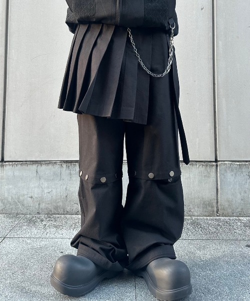 ESC STUDIO(イーエスシースタジオ)の「韓国ブランド ESC STUDIO イーエスシースタジオ skirt layered snap pants スカートレイヤードスナップパンツ レイヤードパンツ カモ柄パンツ カモフラージュ スナップボタンハーフパンツ フルレングスパンツ 2wayパンツ 韓国ファッション 韓国ストリート ストリートファッション(カーゴパンツ・メンズ・グリーン系カモフラージュ/ブラック・M)」の7枚目の写真