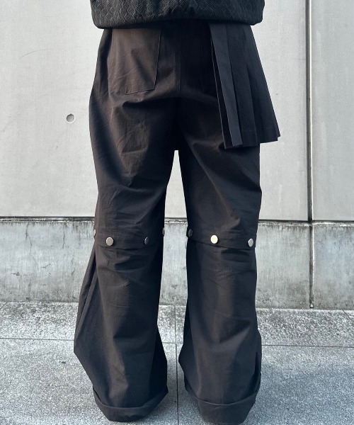 ESC STUDIO(イーエスシースタジオ)の「韓国ブランド ESC STUDIO イーエスシースタジオ skirt layered snap pants スカートレイヤードスナップパンツ レイヤードパンツ カモ柄パンツ カモフラージュ スナップボタンハーフパンツ フルレングスパンツ 2wayパンツ 韓国ファッション 韓国ストリート ストリートファッション(カーゴパンツ・メンズ・グリーン系カモフラージュ/ブラック・M)」の12枚目の写真