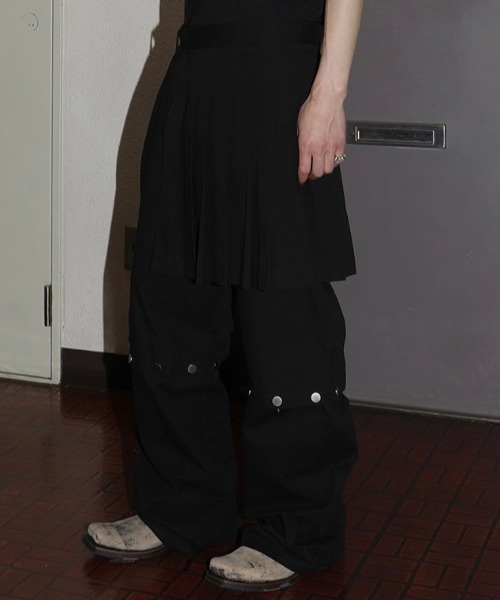 ESC STUDIO(イーエスシースタジオ)の「韓国ブランド ESC STUDIO イーエスシースタジオ skirt layered snap pants スカートレイヤードスナップパンツ レイヤードパンツ カモ柄パンツ カモフラージュ スナップボタンハーフパンツ フルレングスパンツ 2wayパンツ 韓国ファッション 韓国ストリート ストリートファッション(カーゴパンツ・メンズ・グリーン系カモフラージュ/ブラック・M)」の22枚目の写真