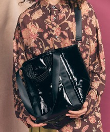 MAISON SPECIAL(]XyV)́sUNISEXtGlossy Tote Bag/ObV[g[gobOyMAISON SPECIAL/]XyVz(g[gobO)