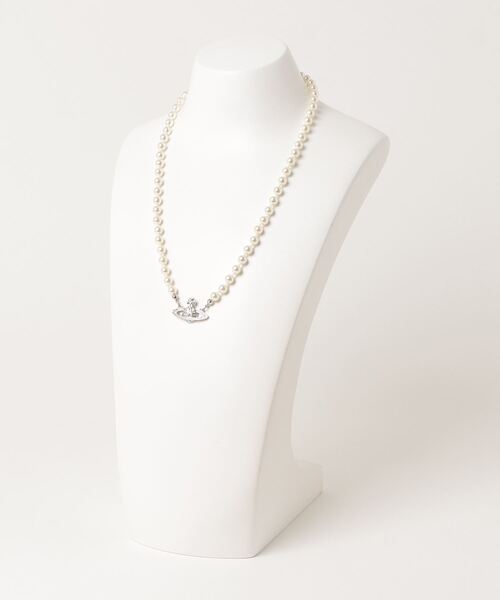 Vivienne Westwood MAN(ヴィヴィアンウエストウッドマン)の「“MAN. MINI BAS RELIEF” パールネックレス【249814 PE100】(ネックレス・メンズ・シルバー・FREE)」の2枚目の写真
