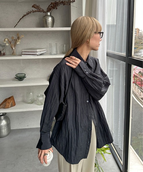feepur（フェピュール）の「シワマットサテンオーバーシャツ（シャツ
