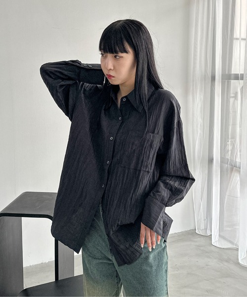 feepur（フェピュール）の「シワマットサテンオーバーシャツ（シャツ/ブラウス・レディース・ブラック/アイボリー・MEDIUM）」の10枚目の写真