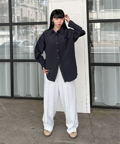 feepur（フェピュール）の「シワマットサテンオーバーシャツ（シャツ/ブラウス・レディース・ブラック/アイボリー・MEDIUM）」の13枚目の写真