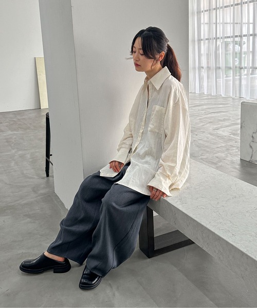 feepur（フェピュール）の「シワマットサテンオーバーシャツ（シャツ/ブラウス・レディース・ブラック/アイボリー・MEDIUM）」の17枚目の写真
