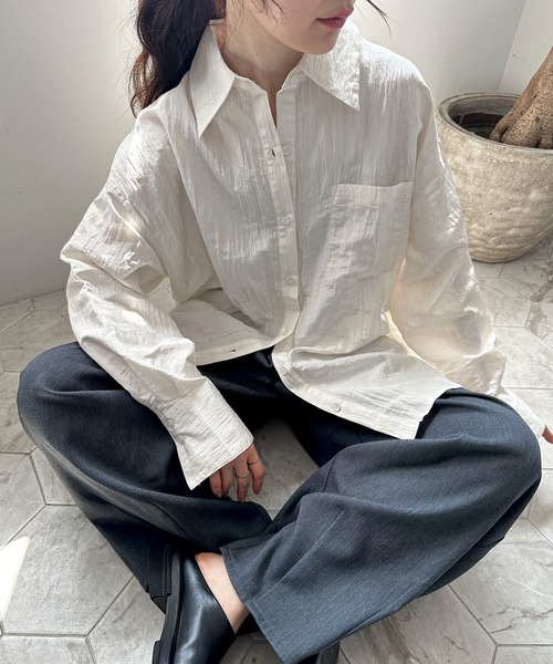 feepur（フェピュール）の「シワマットサテンオーバーシャツ（シャツ/ブラウス・レディース・ブラック/アイボリー・MEDIUM）」の19枚目の写真