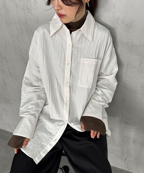 feepur（フェピュール）の「シワマットサテンオーバーシャツ（シャツ/ブラウス・レディース・ブラック/アイボリー・MEDIUM）」の5枚目の写真