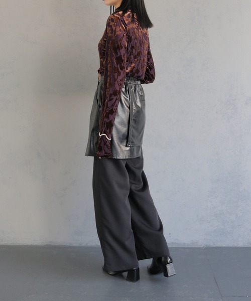 &g'aime（アンジェム）の「【&g’aime】微光沢フロッキー総柄シアートップス　FLOCKY PRINT SHEER TURTLENECK TOPS（Tシャツ/カットソー・レディース・ブラック/ベージュ/パープル・FREE）」の6枚目の写真