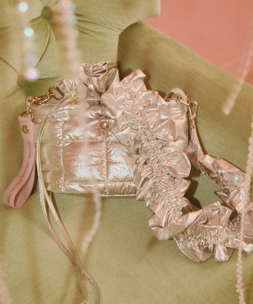 ELLEgirl（エルガール）の「フリルショルダーキルトバッグ（ショルダーバッグ・レディース・シルバー/ブラック/アイボリー・FREE）」の9枚目の写真