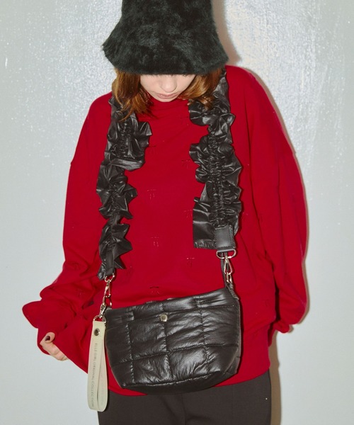 ELLEgirl（エルガール）の「フリルショルダーキルトバッグ（ショルダーバッグ・レディース・シルバー/ブラック/アイボリー・FREE）」の5枚目の写真