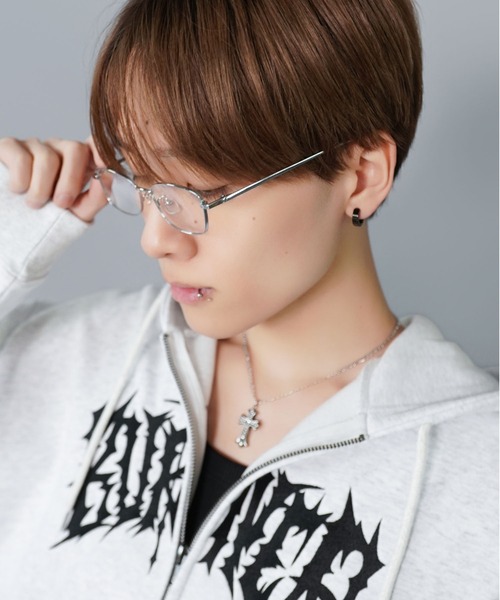 SPINNS(スピンズ)の「メタルフレームソフトスクエア型伊達メガネ/ユニセックス/韓国・ギークシック(メガネ・メンズ・ブラック/シルバー/ゴールド・ONESIZE)」の19枚目の写真