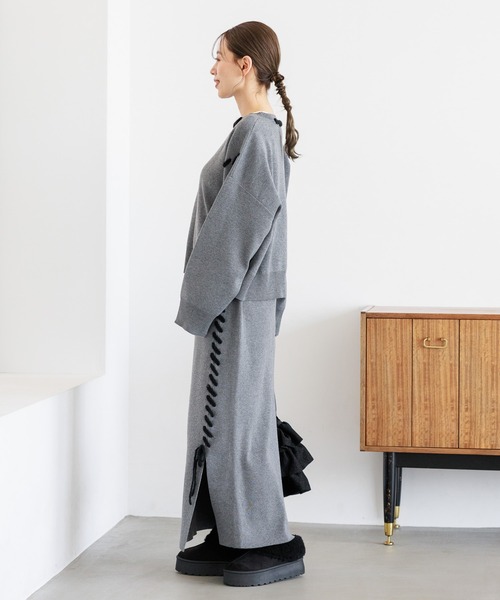 LAKOLE(ラコレ)の「ハンドステッチニットスカート / 143185(スカート・レディース・チャコール/モカ/ブラック/アイボリー/ライトグレー/ブラウン・FREE)」の9枚目の写真