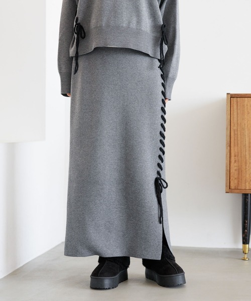 LAKOLE(ラコレ)の「ハンドステッチニットスカート / 143185(スカート・レディース・チャコール/モカ/ブラック/アイボリー/ライトグレー/ブラウン・FREE)」の14枚目の写真