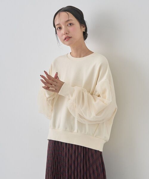 earth music&ecology(アースミュージックアンドエコロジー)の「チュールスリーブスウェット(スウェット・レディース・ブルー/ブラック/アイボリー/ピンク・FREE)」の5枚目の写真