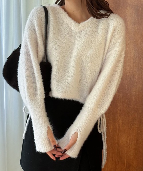 junoah（ジュノア）の「シャギーショート丈Vネックニット（ニット/セーター・レディース・ホワイト/ブラック/ピンクベージュ・MEDIUM/LARGE）」の18枚目の写真