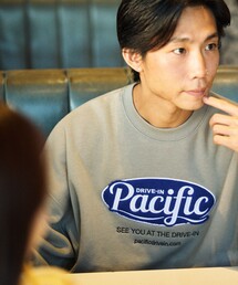 FREAK'S STORE | 限定展開 Pacific DRIVE-IN×FREAK'S STORE/パシフィックドライブイン 別注 ビッグシルエット オーバルロゴ クルーネックスウェット(スウェット)