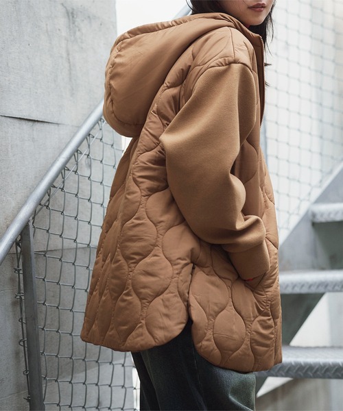 KOBE LETTUCE（コウベレタス）の「異素材切替中綿キルティングプルオーバー（その他トップス・レディース・キャメル/カーキ/ブラック・M）」の9枚目の写真