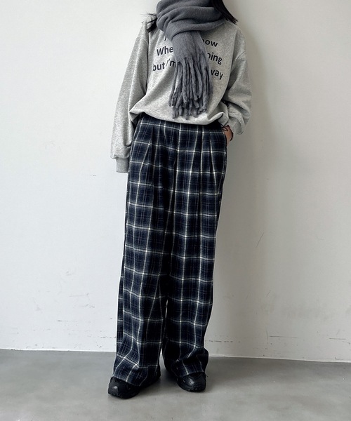 UNDERSTATEMENTs（アンダーステイトメント）の「【ユニセックス】ロゴプリントステッチ配色スウェット（スウェット・メンズ・ネイビー/グレー・MEDIUM/LARGE）」の14枚目の写真