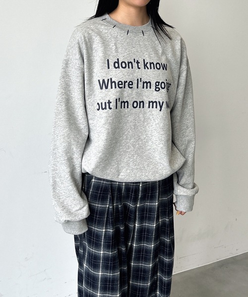 UNDERSTATEMENTs（アンダーステイトメント）の「【ユニセックス】ロゴプリントステッチ配色スウェット（スウェット・メンズ・ネイビー/グレー・MEDIUM/LARGE）」の4枚目の写真