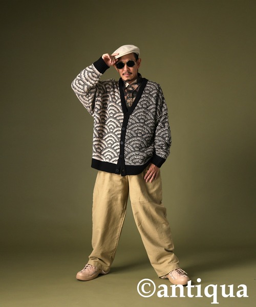 antiqua(アンティカ)の「青海波柄ニットカーディガン(ニット/セーター・レディース・ブラック×ベージュ・ONESIZE)」の2枚目の写真