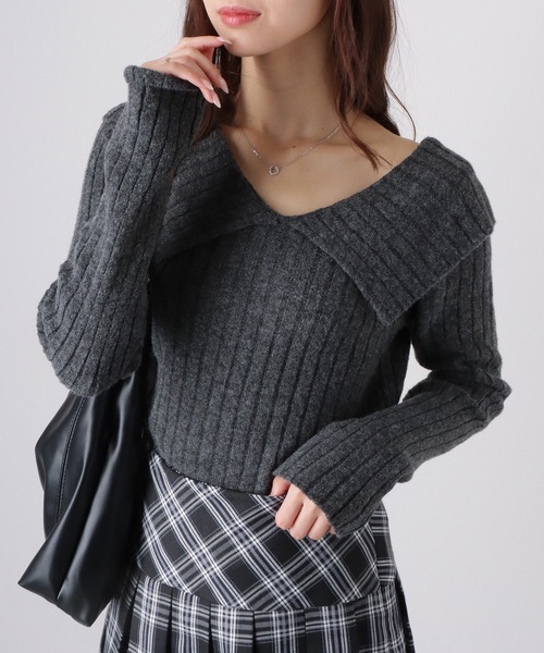 Lace Ladies(レースレディース)の「襟付き タイトシルエット Vネック リブ ニット セーター トップス(ニット/セーター・レディース・ダークグレー/レッド/ライトグレー/ピンク/ホワイト/アイボリー・FREE)」の4枚目の写真